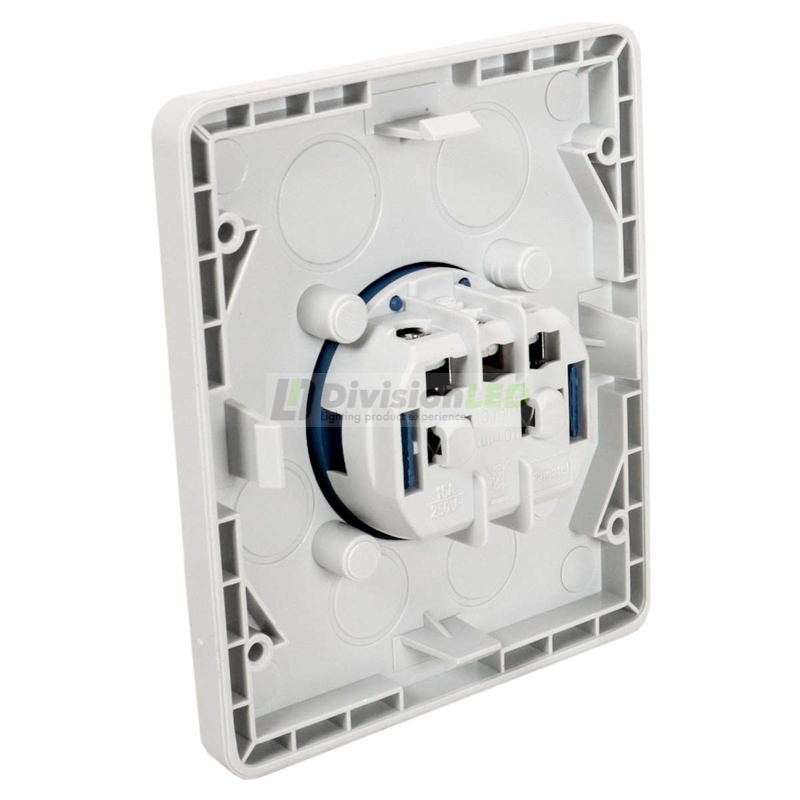 FAMATEL 3915 Placa con toma Schuko IP54