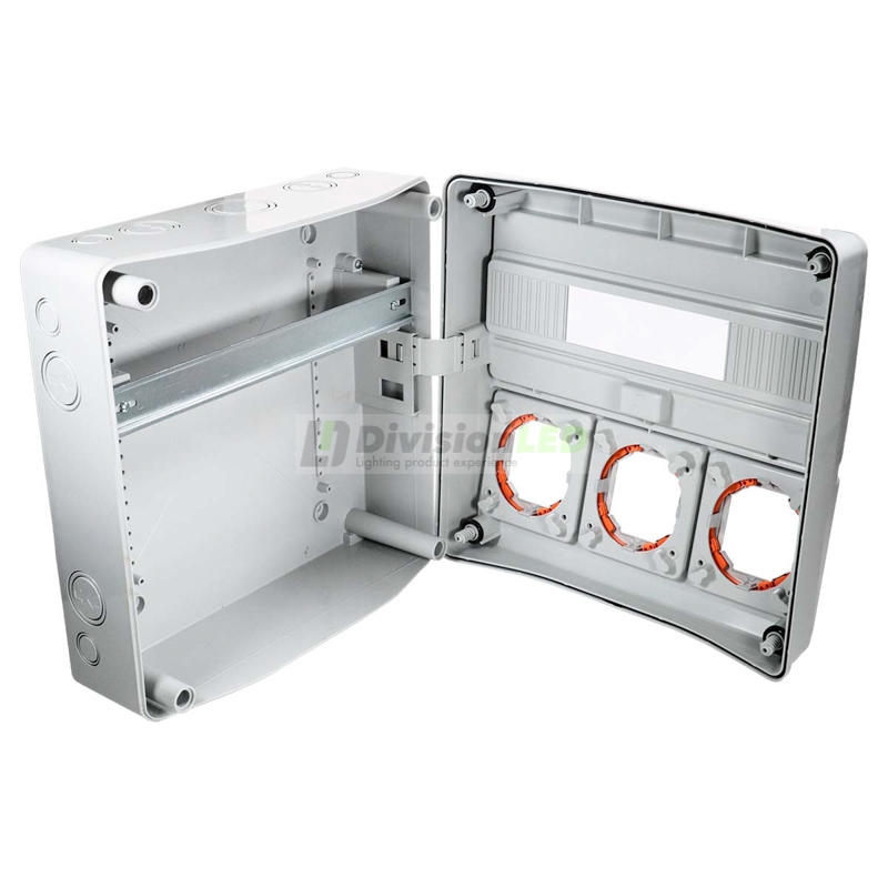 FAMATEL 3975 Caja 16 modulos para 3 mecanismos 320x320x150 enlazable para IP65