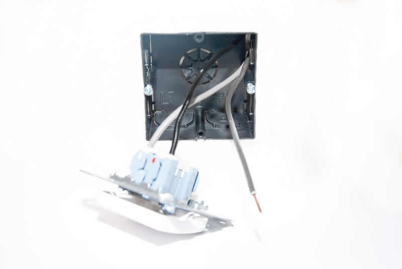 Conmutador_Paso_02_DivisionLED